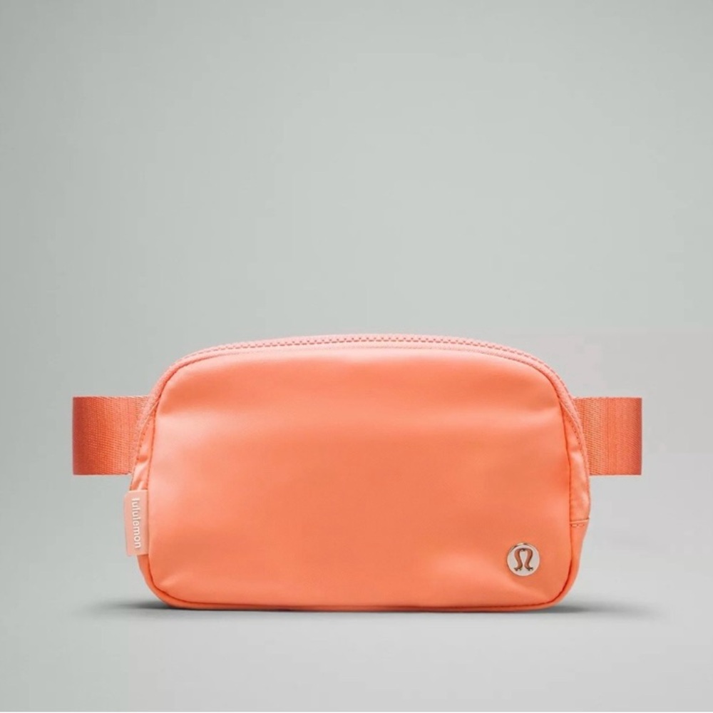 NWT LULULEMON Everywhere Belt Bag 1L color coral kiss